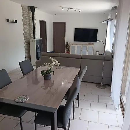 Hébergement de vacances Maison 6 Personnes à *